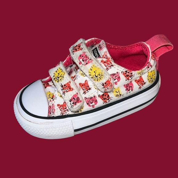 Infant Girls' Converse Chuck Taylor All Star Jungle Cat Print 2V Sneakers Size 3 - Picture 1 of 6